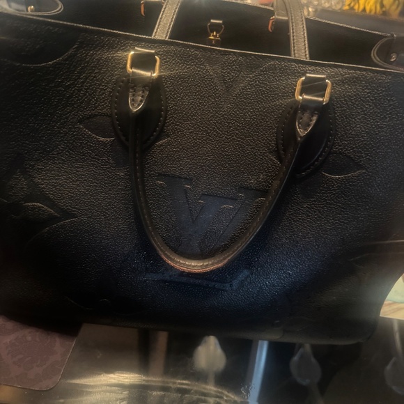 Louis Vuitton OnTheGo BLACK MM BAG - Picture 2 of 5